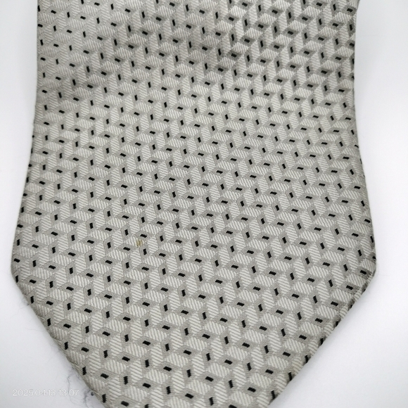 Roberto Villini Silk Elegant Necktie Gray Abstract Zigzag Handmade Formal Tie - Picture 7 of 8